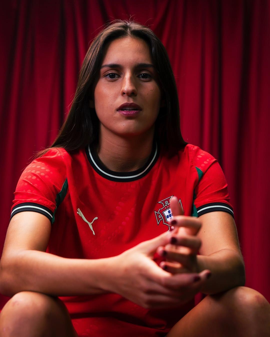 Seleção de Portugal revela novo uniforme com fornecedora inédita