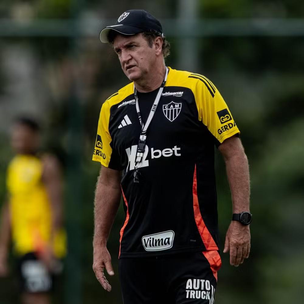 Cuca é apresentado pelo Atlético-MG e comenta caso na Suíça: "Demorei a enxergar meus defeitos"