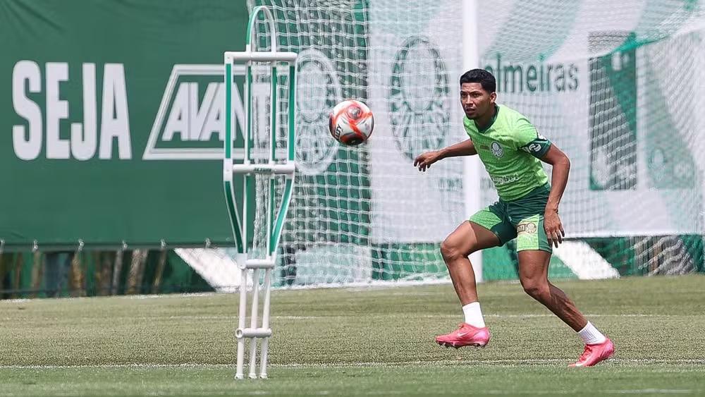 Rony segue no Palmeiras após negociação com Al-Rayyan não ser concluída a tempo