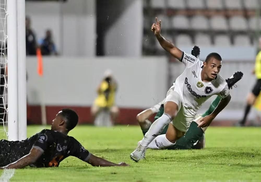 Ataque do Botafogo vive jejum de gols dos titulares