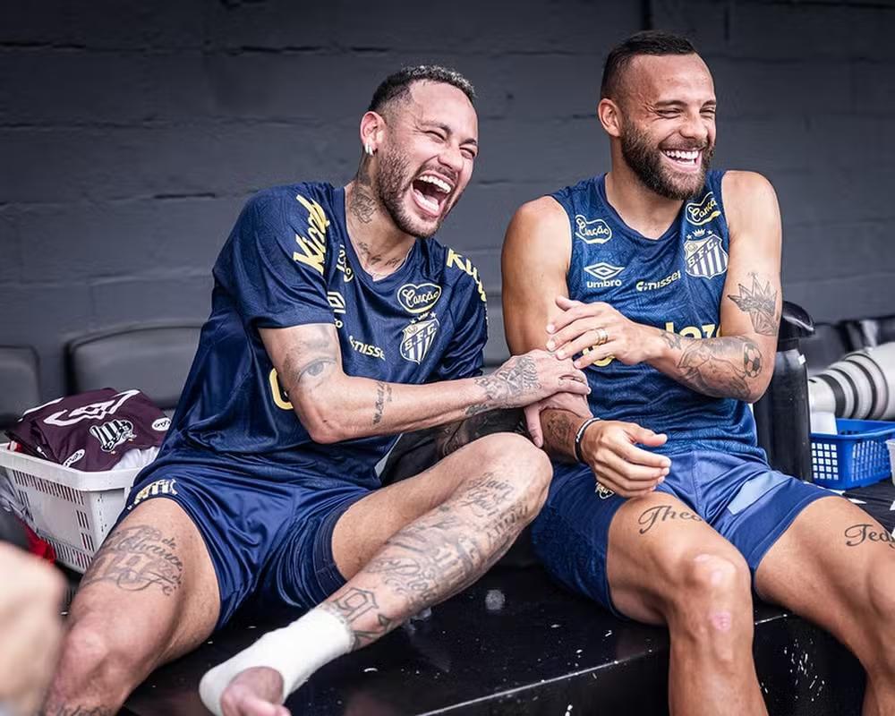 Ao lado de Neymar no Santos, Guilherme vive grande fase e mira chance na Seleção Brasileira