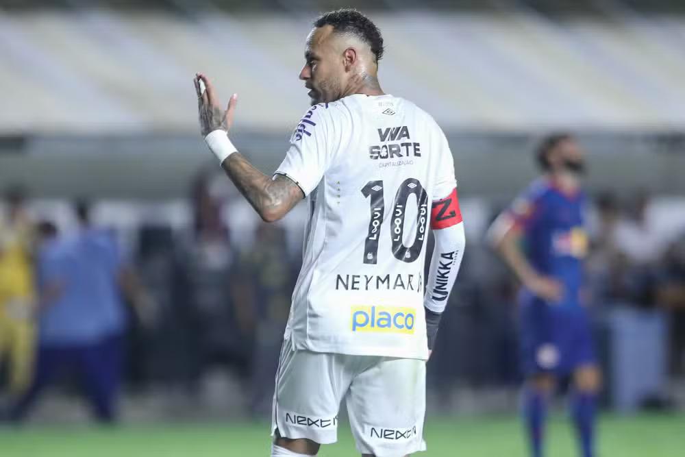 Neymar inicia semana de treinos no Santos enquanto aguarda possível retorno à Seleção