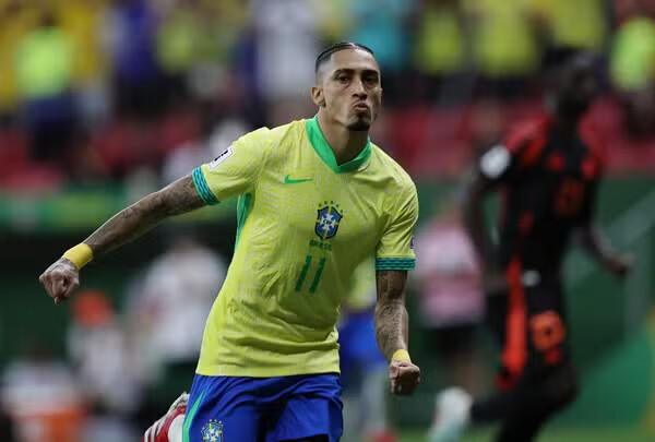 "Porrada neles!", dispara Raphinha antes de Brasil x Argentina