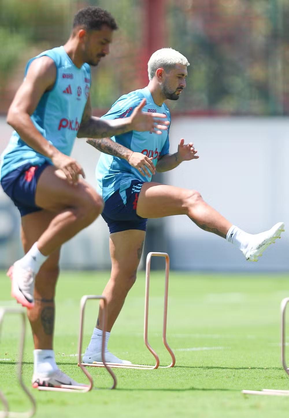 Gerson passará por avaliação antes de viagem; Flamengo aguarda reforços para segundo jogo da Libertadores Gerson passará por avaliação antes de viagem; Flamengo aguarda reforços para segundo jogo da Libertadores