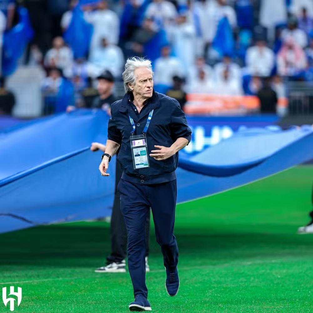 CBF age com cautela em tratativas por Jorge Jesus; valor da multa será reduzido em maio
