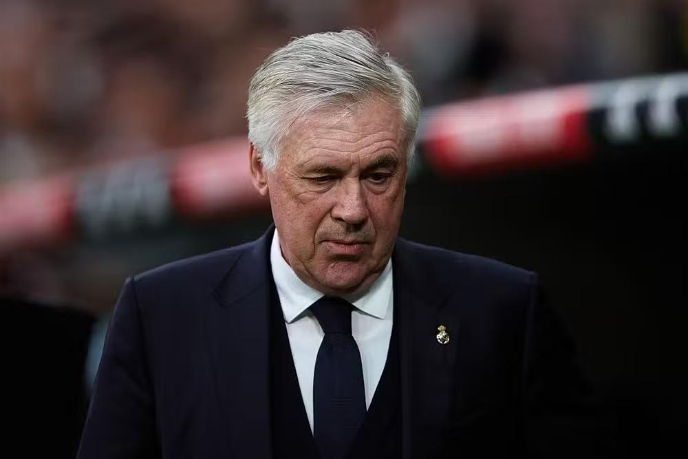 Pressão aumenta sobre Ancelotti no Real Madrid após revés diante do Valencia, aponta jornal