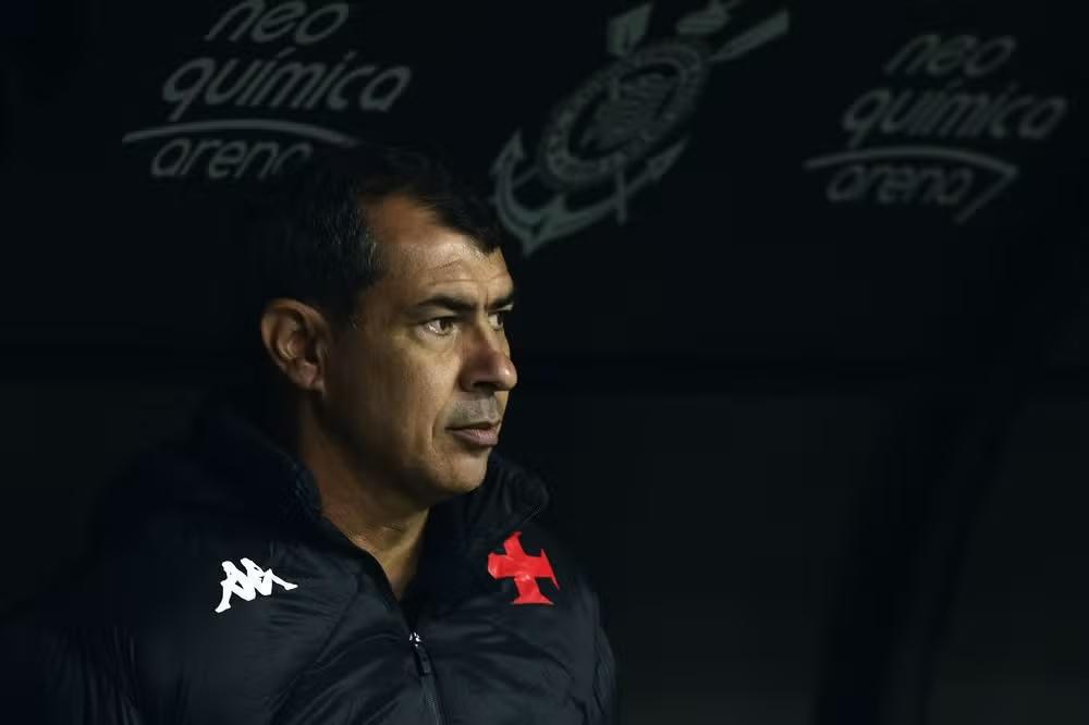 Semana crucial: Carille sob pressão no Vasco antes de dois compromissos em casa