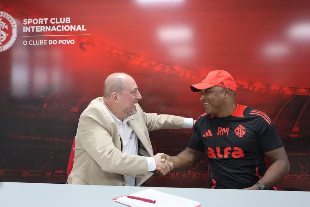 Inter estende vínculo com Roger Machado até o final de 2026