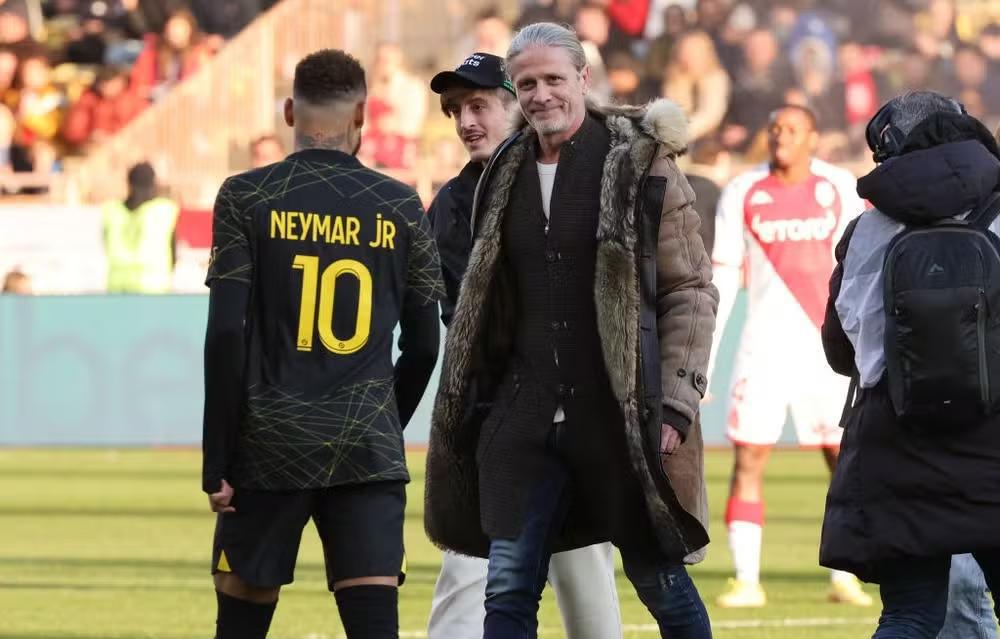 Campeão mundial pela França dispara contra Dibu Martínez: "Esse cara precisa de ajuda profissional"