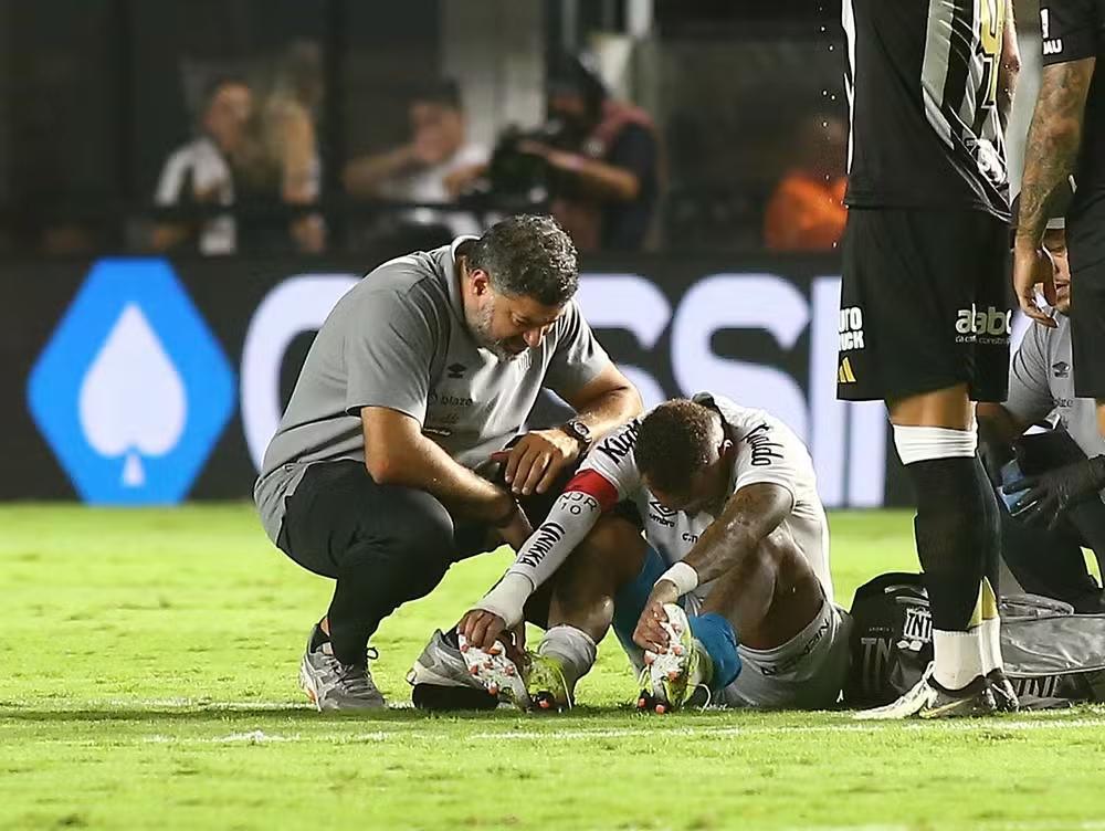 Lesão de Neymar ganha destaque global e preocupa o Santos: "Calvário infinito", diz imprensa