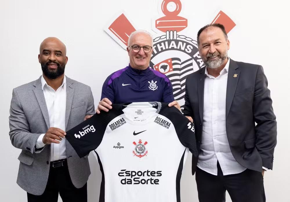 Corinthians oficializa Dorival Júnior como novo técnico