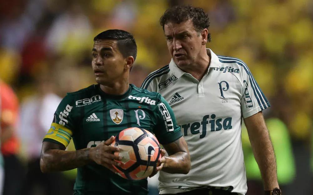 Atlético-MG observa situação de Dudu, e técnico Cuca conversa com atacante