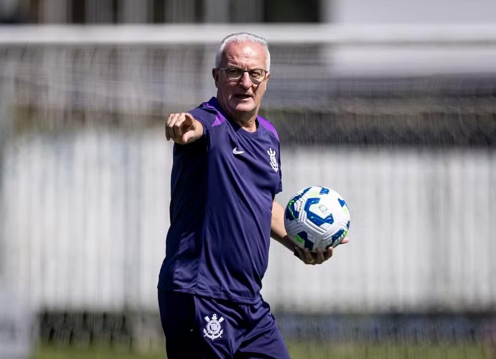 Corinthians finaliza preparação com treino tático antes de encarar o Internacional em casa
