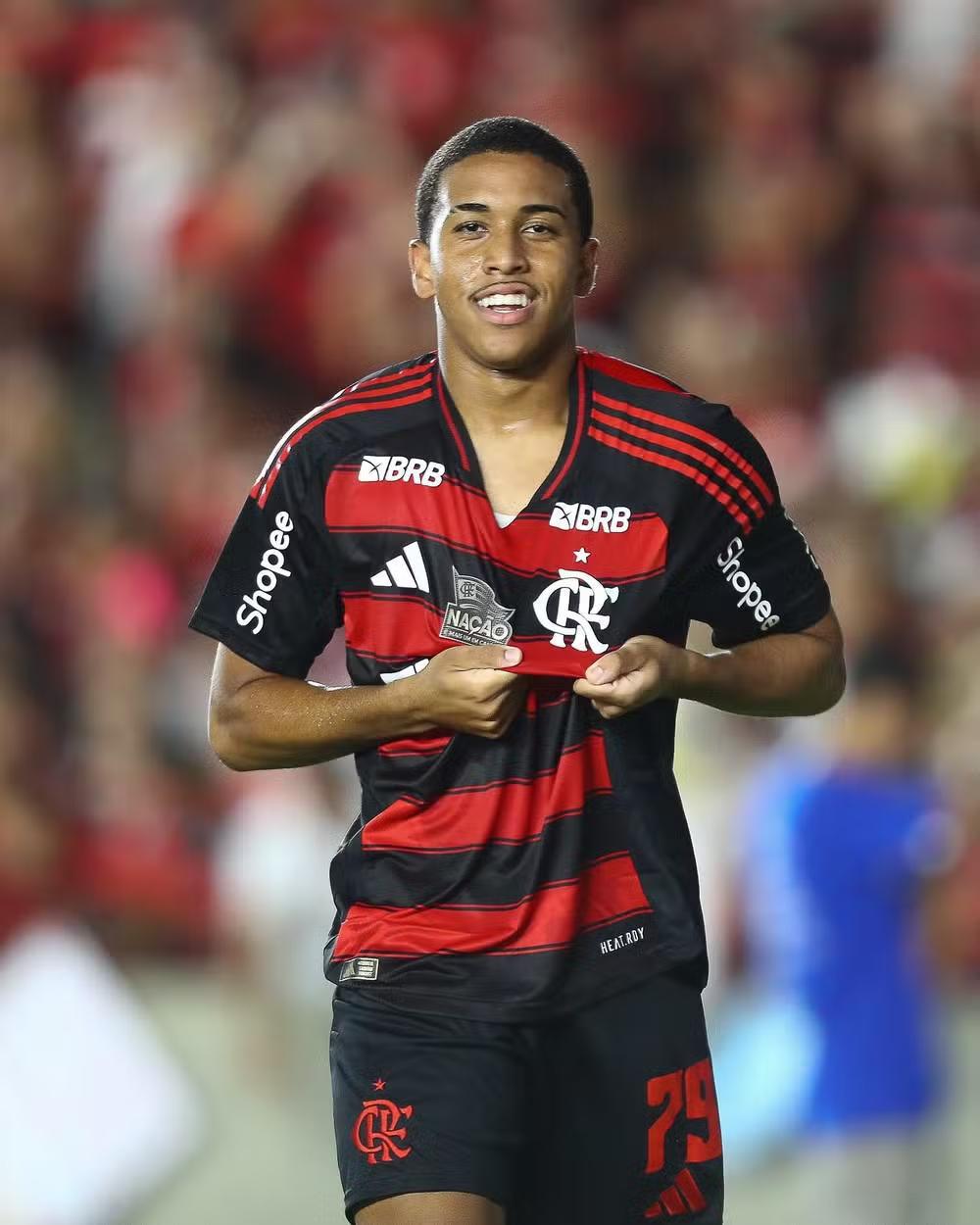 Joshua decide no fim e emociona Filipe Luís: "É como se fosse uma contratação"