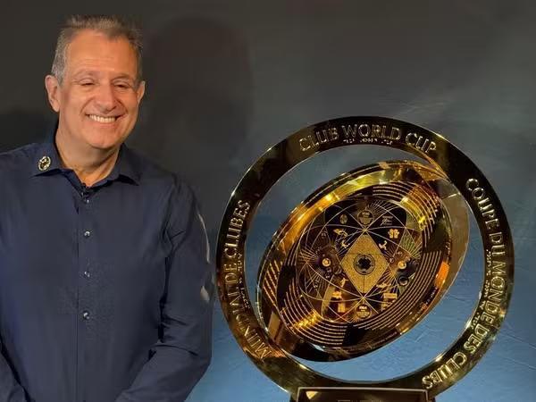 Taça do Mundial de Clubes é exibida no museu do Flamengo, na Gávea