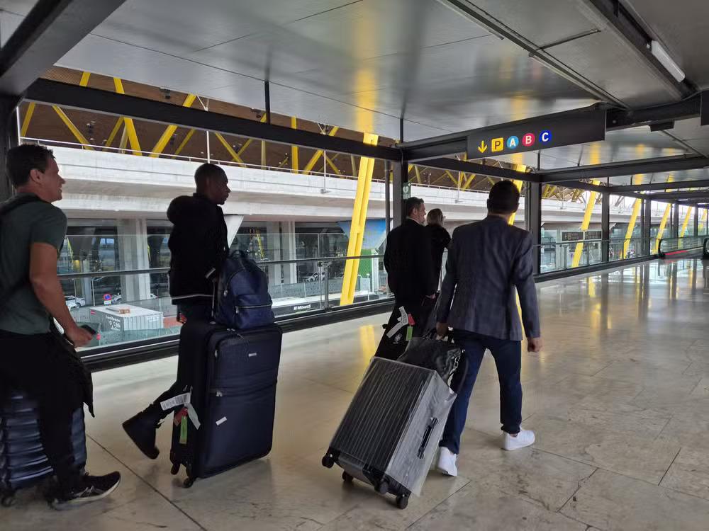 Dirigentes da CBF chegam a Madri para reunião com Carlo Ancelotti