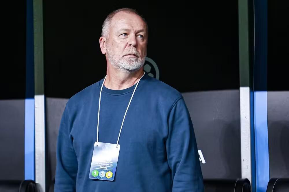 Técnico Mano Menezes se afasta do Grêmio após perda trágica na família