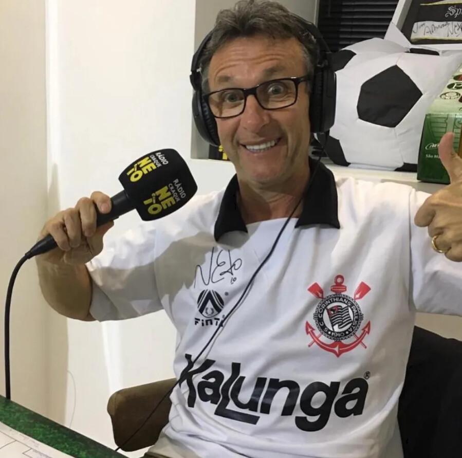 Neto rebate Memphis Depay após ser citado em faixa musical: “Você quer se comparar comigo no Corinthians?”