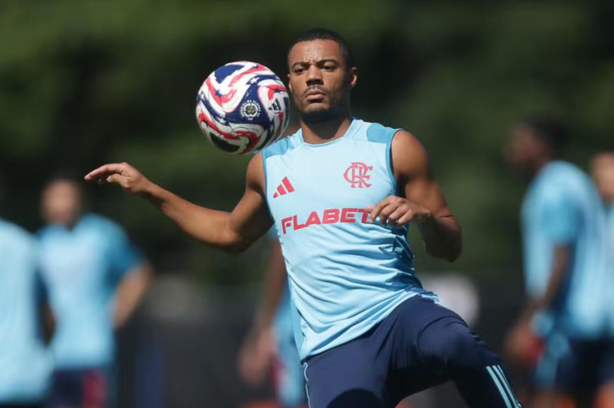 Dores no joelho voltam a preocupar e colocam De la Cruz como dúvida para o Mundial