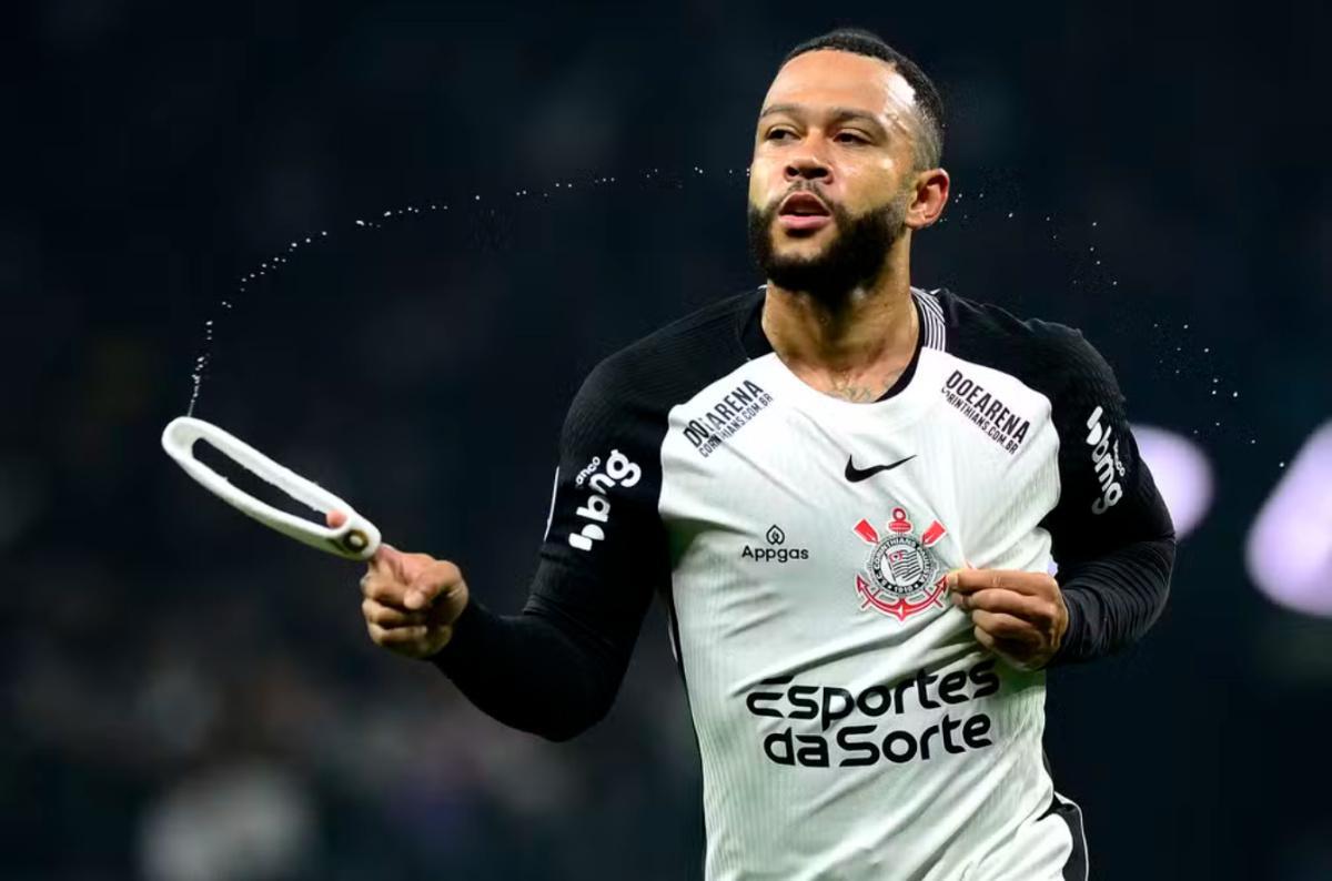 Depay cobra Corinthians por pendências milionárias e ameaça não cumprir contrato
