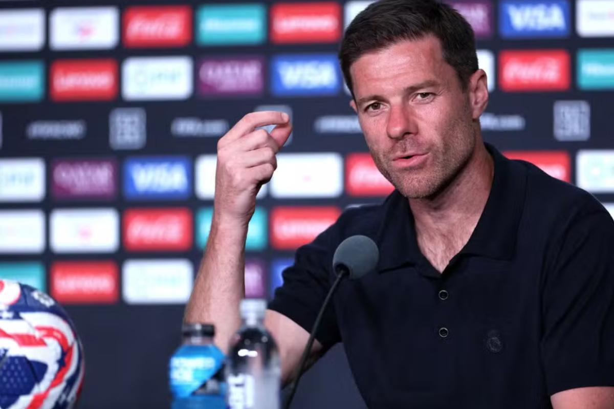 Xabi Alonso descarta 'jogo estratégico' e foca em vitória decisiva na fase de grupos