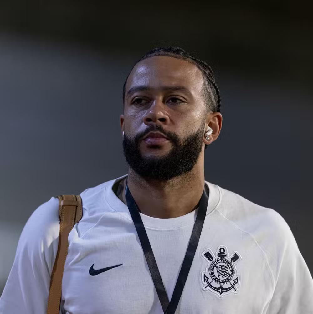 Corinthians é surpreendido por ausência não comunicada de Memphis Depay