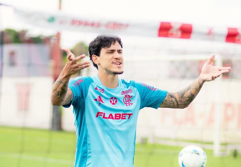 Pedro promove reunião reservada com elenco do Flamengo após críticas públicas e abre o jogo sobre bastidores