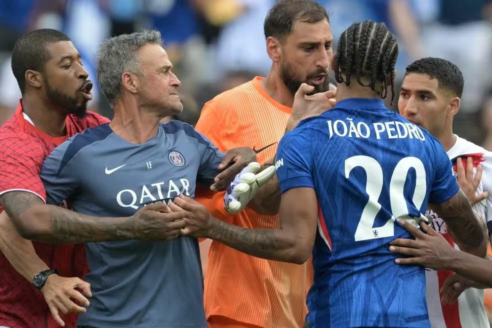 Luis Enrique fala sobre tumulto com João Pedro após final: “Era uma tensão que podia ser evitada”
