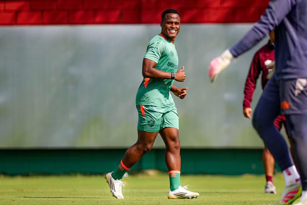 Situação de Arias segue indefinida às vésperas do duelo entre Fluminense e Cruzeiro