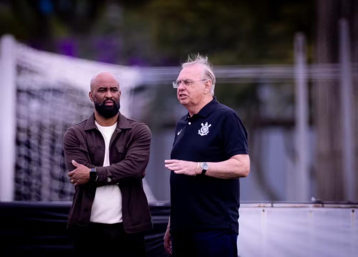Osmar Stabile garante permanência de Dorival no Corinthians, mas alerta: “Futebol vive de resultados”