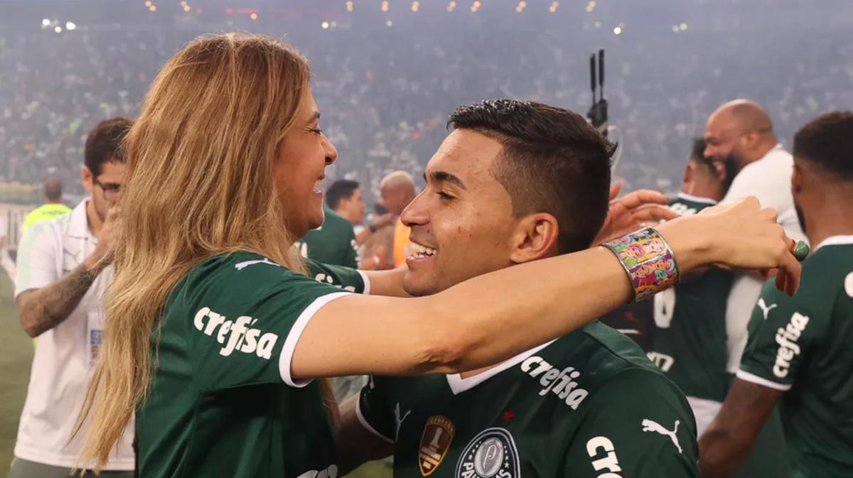 STJD libera multa de Dudu temporariamente, mas atacante do Galo segue fora de combate