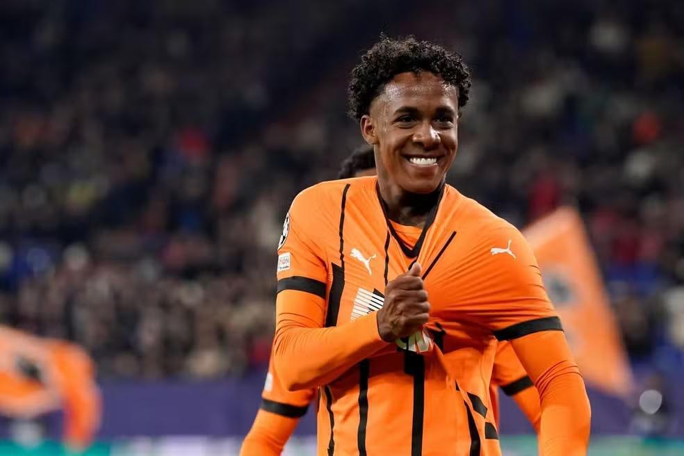 Fulham faz proposta milionária ao Shakhtar Donetsk para contratar atacante Kevin, ex-Palmeiras