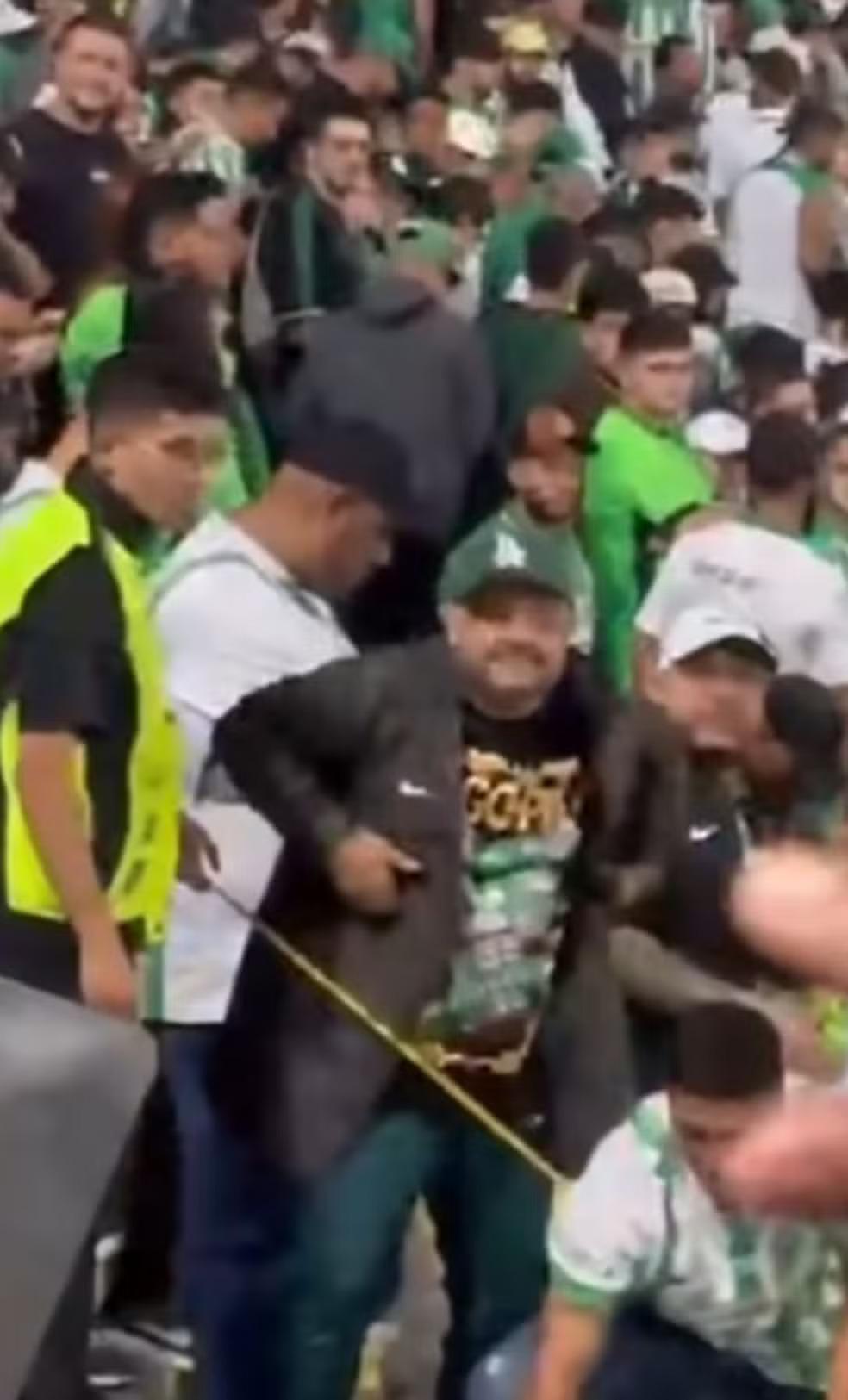 Conmebol apura denúncia de racismo contra torcida do São Paulo em jogo na Colômbia Conmebol apura denúncia de racismo contra torcida do São Paulo em jogo na Colômbia