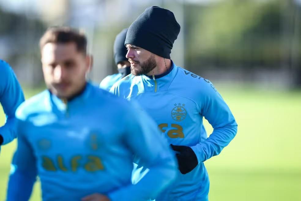 Grêmio intensifica saídas e planeja elenco mais enxuto para sequência da temporada