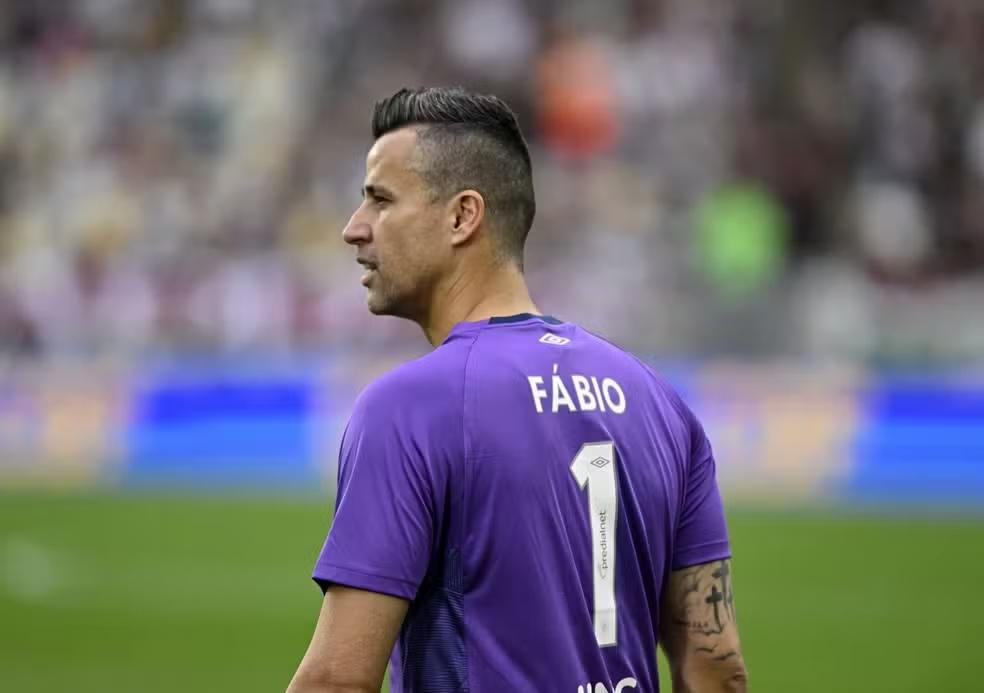 Fábio alcança marca histórica e empata com maior recordista de jogos do futebol Fábio alcança marca histórica e empata com maior recordista de jogos do futebol