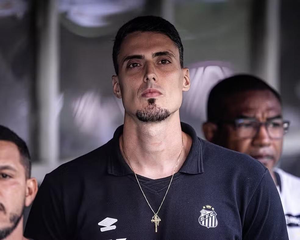 Matheus Bachi evita falar sobre Neymar e foca em confiança na reação do Santos