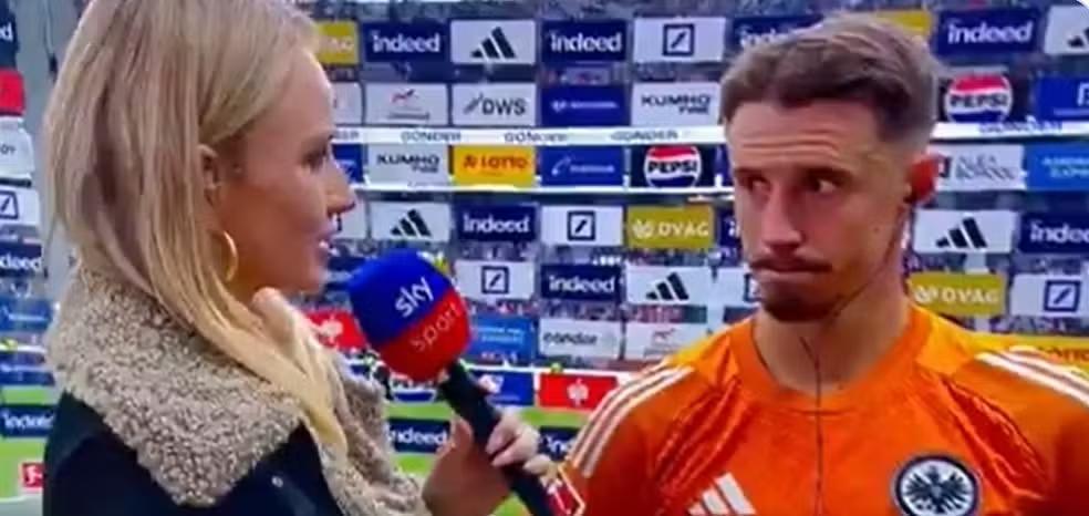 Capitão do Werder Bremen vive situação inusitada após derrota e confunde repórter