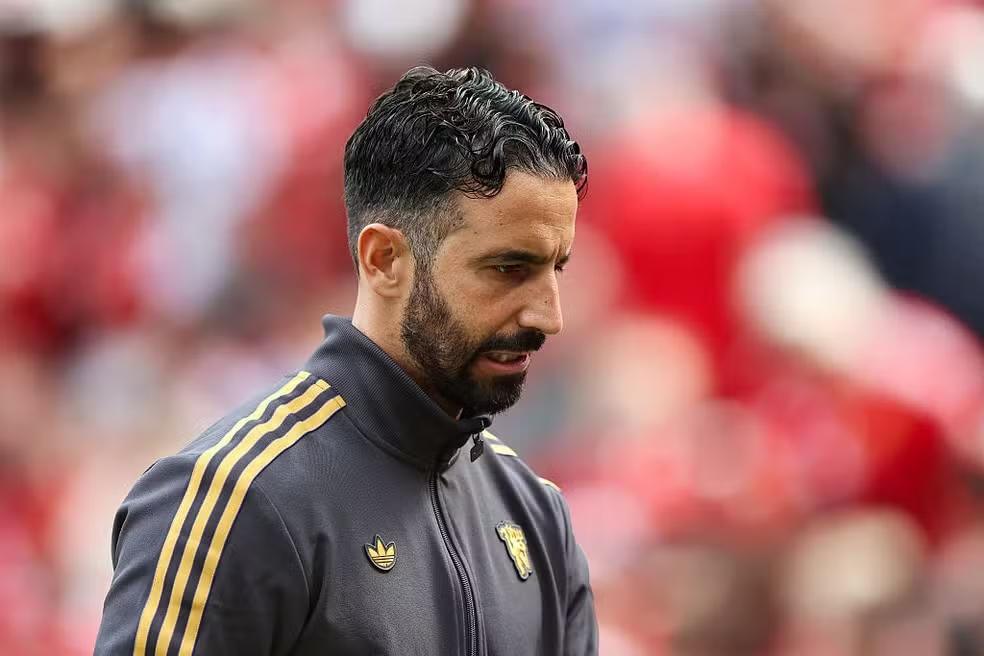 Wayne Rooney critica Ruben Amorim e pede respostas rápidas no Manchester United