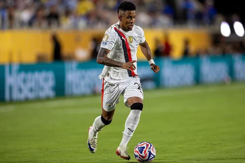 Savinho permanece no Manchester City e não será negociado nesta janela