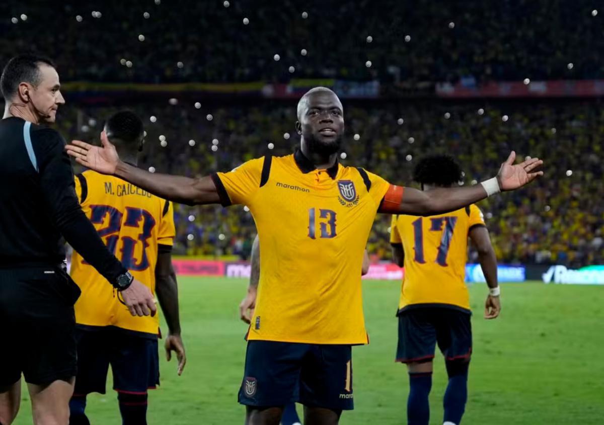 Inter define saída de Enner Valencia e mantém parte dos direitos do atacante