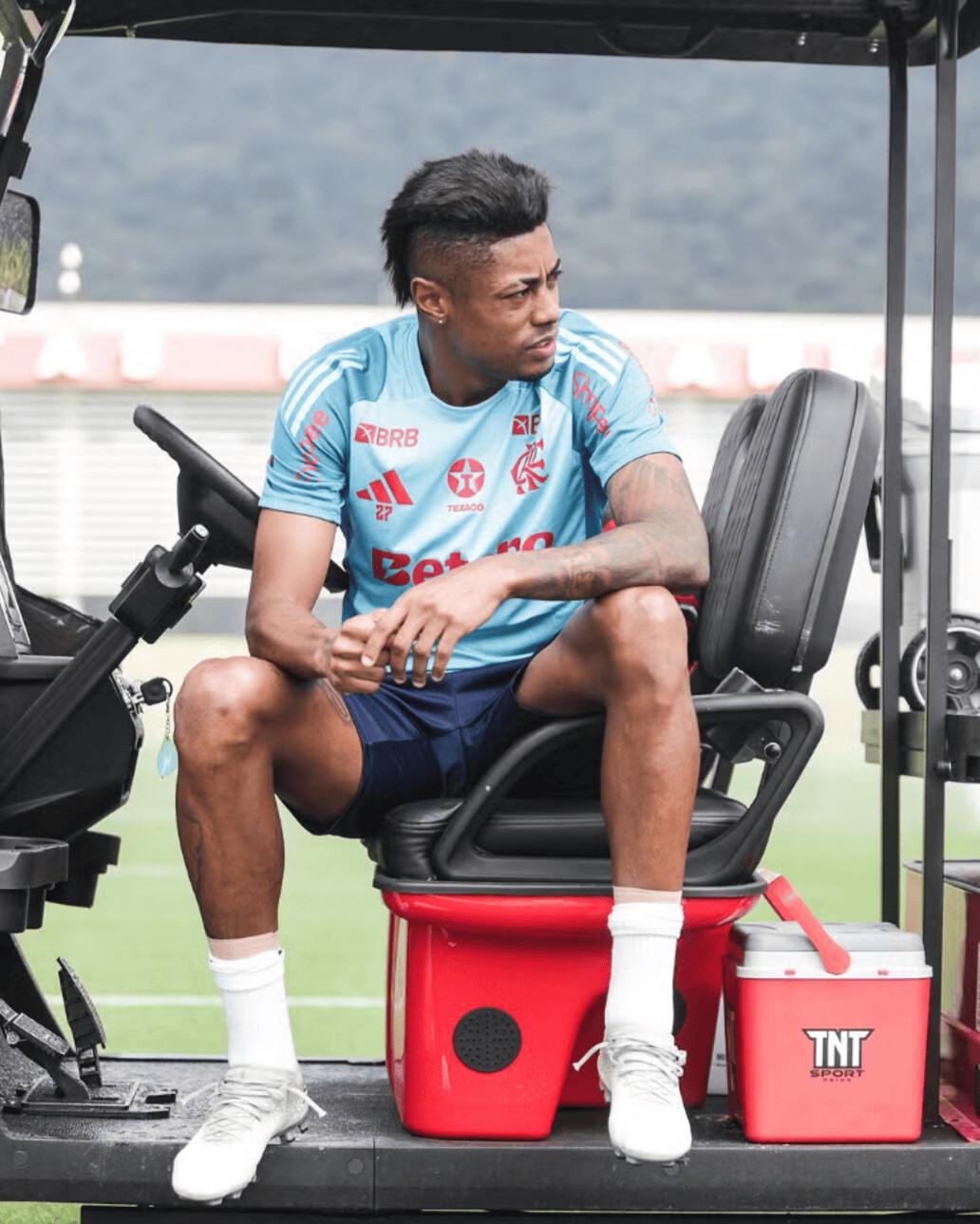 Flamengo recorre ao STJD e solicita efeito suspensivo para Bruno Henrique