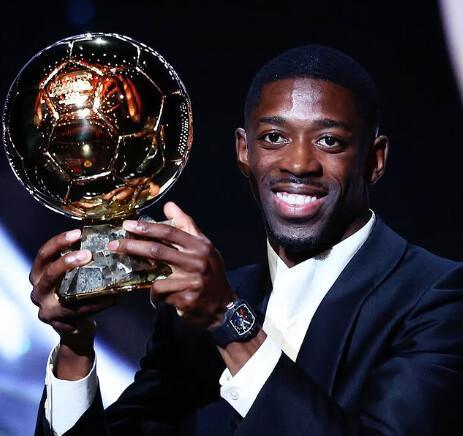 Dembélé faz história e conquista a Bola de Ouro 2025 como melhor jogador do mundo