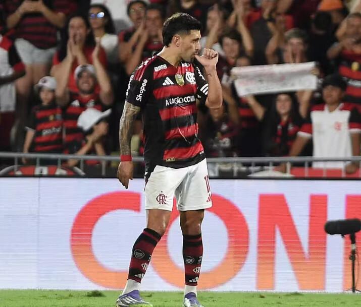 Flamengo e Arrascaeta avançam em negociações e veem cenário positivo por novo contrato