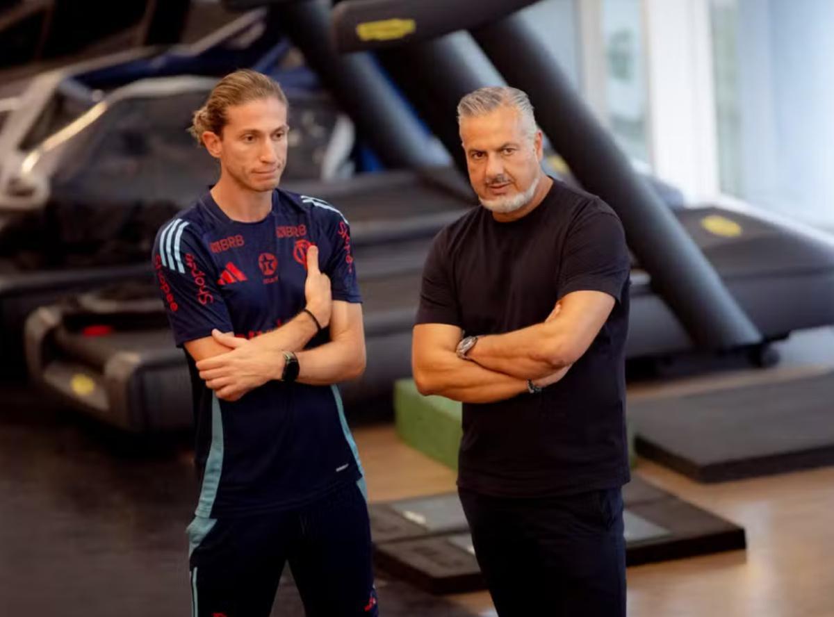 Flamengo avalia contraproposta após Filipe Luís apresentar valores para renovação Flamengo avalia contraproposta após Filipe Luís apresentar valores para renovação