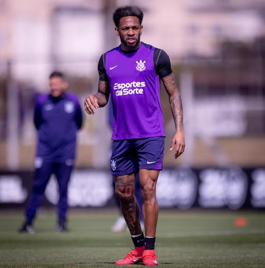 Após seis faltas seguidas, José Martínez retorna ao Corinthians e pode ser multado pela diretoria Após seis faltas seguidas, José Martínez retorna ao Corinthians e pode ser multado pela diretoria