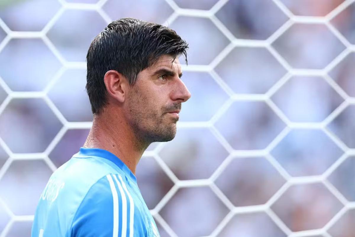 Courtois defende Vini Jr. e lembra críticas passadas: “Com 18 anos, muitos riram dele” Courtois defende Vini Jr. e lembra críticas passadas: “Com 18 anos, muitos riram dele”