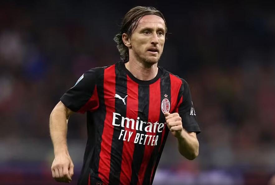 Modric revela seus cinco jogadores favoritos e inclui Ronaldo Fenômeno na lista Modric revela seus cinco jogadores favoritos e inclui Ronaldo Fenômeno na lista