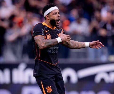 Memphis Depay comenta sobre futuro no Corinthians e destaca necessidade de ajustes no time