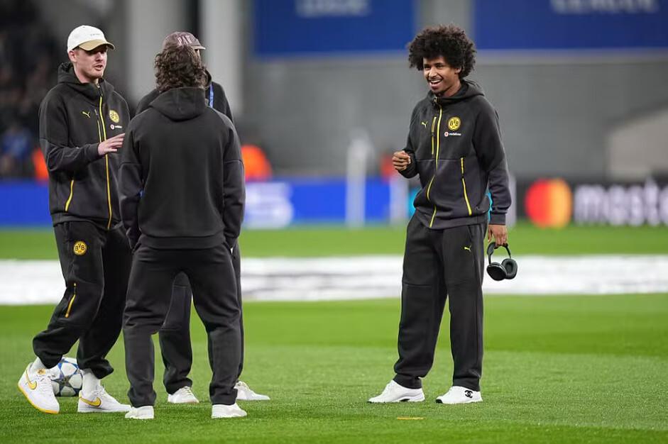 Karim Adeyemi, atacante da Alemanha, é multado em € 450 mil por porte ilegal de armas Karim Adeyemi, atacante da Alemanha, é multado em € 450 mil por porte ilegal de armas