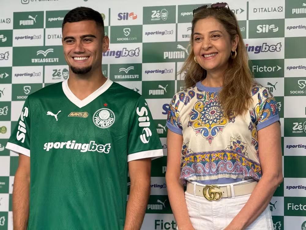 Palmeiras projeta reforços experientes para 2026 e mira jogadores no “perfil Andreas Pereira” Palmeiras projeta reforços experientes para 2026 e mira jogadores no “perfil Andreas Pereira”